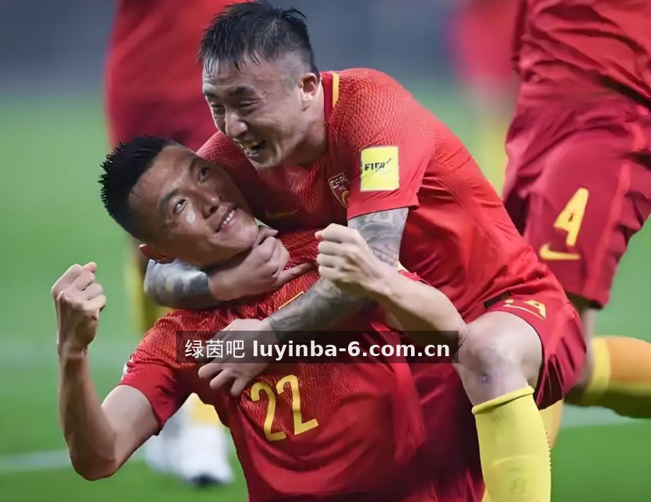 国足备战世预赛，绿茵吧追踪训练动态